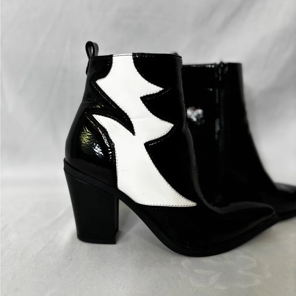 RARE Jeeini of Paris Black and‎ White Patent Leather Heel Ankles Boots 8.5